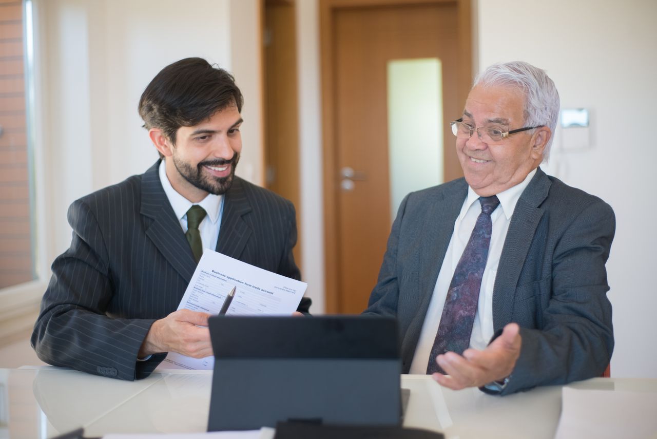 Grupo de estudo bíblico em reunião